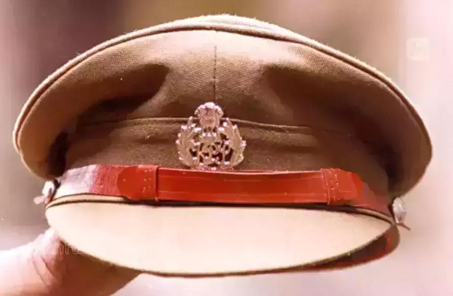 ബിജെപി കുഴല്പ്പണ കവര്ച്ചാ കേസില് വ്യാജ പ്രചാരണം: എഎസ്ഐക്ക് സ്ഥലം മാറ്റം ബിജെപി കുഴല്പ്പണ കവര്ച്ചാ കേസില് വ്യാജ പ്രചാരണം: എഎസ്ഐക്ക് സ്ഥലം മാറ്റം