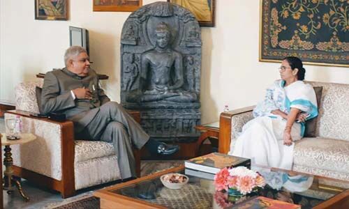 ബംഗാള്‍ ഗവര്‍ണര്‍ക്കെതിരായ പോരാട്ടം; മമതയ്ക്ക് പിന്തുണയുമായി ബദ്ധവൈരികളായ ഇടതുപക്ഷം