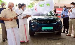 കാര്ബണ് ന്യൂട്രല് ഗവണേന്സ് പദ്ധതി: ഇലക്ട്രിക് കാറുകളുടെ ഫ്ളാഗ് ഓഫ് വൈദ്യുതി മന്ത്രി നിര്വഹിച്ചു കാര്ബണ് ന്യൂട്രല് ഗവണേന്സ് പദ്ധതി: ഇലക്ട്രിക് കാറുകളുടെ ഫ്ളാഗ് ഓഫ് വൈദ്യുതി മന്ത്രി നിര്വഹിച്ചു