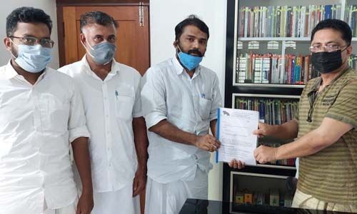 മലപ്പുറം ജില്ല വിഭജനം: എസ്ഡിപിഐ കെ ടി ജലീല് എംഎല്എയ്ക്ക് നിവേദനം നല്കി മലപ്പുറം ജില്ല വിഭജനം: എസ്ഡിപിഐ കെ ടി ജലീല് എംഎല്എയ്ക്ക് നിവേദനം നല്കി