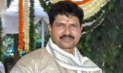 എം പിയുടെ ആത്മഹത്യ; പ്രഫുല്‍ പട്ടേലിനെതിരെ പരാതി