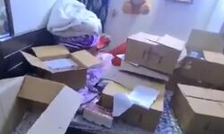 ഡല്ഹി: ഡോക്ടറുടെ വീട്ടില്നിന്ന് കണ്ടെടുത്തത് 3,293 ബ്ലാക് ഫംഗസ് വ്യാജ ഇന്ജക്ഷനുകള് ഡല്ഹി: ഡോക്ടറുടെ വീട്ടില്നിന്ന് കണ്ടെടുത്തത് 3,293 ബ്ലാക് ഫംഗസ് വ്യാജ ഇന്ജക്ഷനുകള്