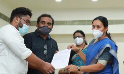 കൊവിഡ്: സംസ്ഥാനത്ത് വാക്സിന് സമത്വം ഉറപ്പുവരുത്തുമെന്ന് മന്ത്രി വീണാ ജോര്ജ് കൊവിഡ്: സംസ്ഥാനത്ത് വാക്സിന് സമത്വം ഉറപ്പുവരുത്തുമെന്ന് മന്ത്രി വീണാ ജോര്ജ്