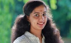 കൊല്ലത്ത് യുവതി തൂങ്ങിമരിച്ച നിലയില് കണ്ടെത്തിയ സംഭവം: വനിതാ കമ്മീഷന് തെളിവെടുക്കും കൊല്ലത്ത് യുവതി തൂങ്ങിമരിച്ച നിലയില് കണ്ടെത്തിയ സംഭവം: വനിതാ കമ്മീഷന് തെളിവെടുക്കും