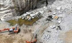 ക്വാറിയിൽ തോട്ട പൊട്ടിത്തെറിച്ച് സ്ഫോടനം, ഒരുമരണം , അഞ്ചുപേർക്ക് പരിക്ക് ക്വാറിയിൽ തോട്ട പൊട്ടിത്തെറിച്ച് സ്ഫോടനം, ഒരുമരണം , അഞ്ചുപേർക്ക് പരിക്ക്