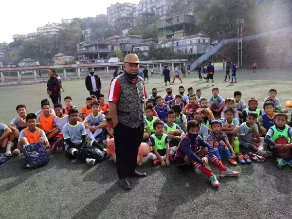 ഏറ്റവും കൂടുതല് കുട്ടികളുള്ള രക്ഷിതാക്കള്ക്ക് ലക്ഷം രൂപ ധനസഹായം പ്രഖ്യാപിച്ച് മിസോറം മന്ത്രി ഏറ്റവും കൂടുതല് കുട്ടികളുള്ള രക്ഷിതാക്കള്ക്ക് ലക്ഷം രൂപ ധനസഹായം പ്രഖ്യാപിച്ച് മിസോറം മന്ത്രി