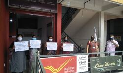 വിലക്കയറ്റത്തിനെതിരേ ചെട്ടിപ്പടി പോസ്റ്റ് ഓഫിസിനു മുമ്പിൽ ദേശീയ സമ്പാദ്യ പദ്ധതി ഏജന്റ്സ് അസോസിയേഷന്റെ ധർണ വിലക്കയറ്റത്തിനെതിരേ ചെട്ടിപ്പടി പോസ്റ്റ് ഓഫിസിനു മുമ്പിൽ ദേശീയ സമ്പാദ്യ പദ്ധതി ഏജന്റ്സ് അസോസിയേഷന്റെ ധർണ