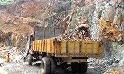 കൊളവല്ലൂര് മേഖലയിലെ ക്വാറികളുടെ പ്രവര്ത്തനം നിര്ത്തിവെക്കാന് ഉത്തരവ് കൊളവല്ലൂര് മേഖലയിലെ ക്വാറികളുടെ പ്രവര്ത്തനം നിര്ത്തിവെക്കാന് ഉത്തരവ്