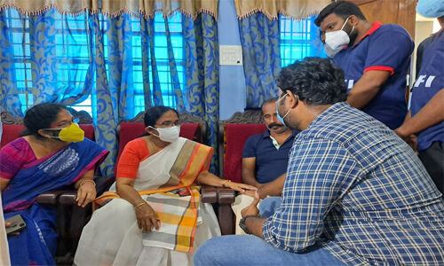 ഇനി വിസ്മയമാര്‍ ഉണ്ടാകരുത്; വീട് സന്ദര്‍ശിച്ച് മുന്‍ മന്ത്രി കെകെ ശൈലജ