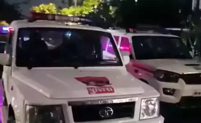 യുപിയില് മൂന്ന് കുട്ടികളുടെ മൃതദേഹങ്ങള് കുളത്തില് കണ്ടെത്തി; കൊലപാതകമെന്ന് ബന്ധുക്കള് യുപിയില് മൂന്ന് കുട്ടികളുടെ മൃതദേഹങ്ങള് കുളത്തില് കണ്ടെത്തി; കൊലപാതകമെന്ന് ബന്ധുക്കള്