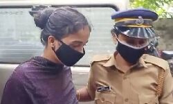 രേഷ്മ ഇത്രയും വഞ്ചകിയാണെന്ന് അറിഞ്ഞില്ല; കൊല്ലത്ത് ആറ്റില്‍ചാടി മരിച്ച ആര്യയുടെ ആത്മഹത്യാകുറിപ്പ്