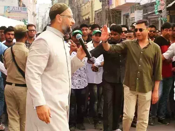യുപിയില് നൂറു സീറ്റില് മല്സരിക്കുമെന്ന് അസദുദ്ദീന് ഉവൈസി യുപിയില് നൂറു സീറ്റില് മല്സരിക്കുമെന്ന് അസദുദ്ദീന് ഉവൈസി