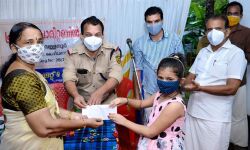 ആമിയുടെ ചിത്രത്തിന് ലേലത്തിൽ കൂടി ലഭിച്ച തുക നിർധനരായ രോഗികളുടെ ചികിൽസക്ക് നൽകി ആമിയുടെ ചിത്രത്തിന് ലേലത്തിൽ കൂടി ലഭിച്ച തുക നിർധനരായ രോഗികളുടെ ചികിൽസക്ക് നൽകി