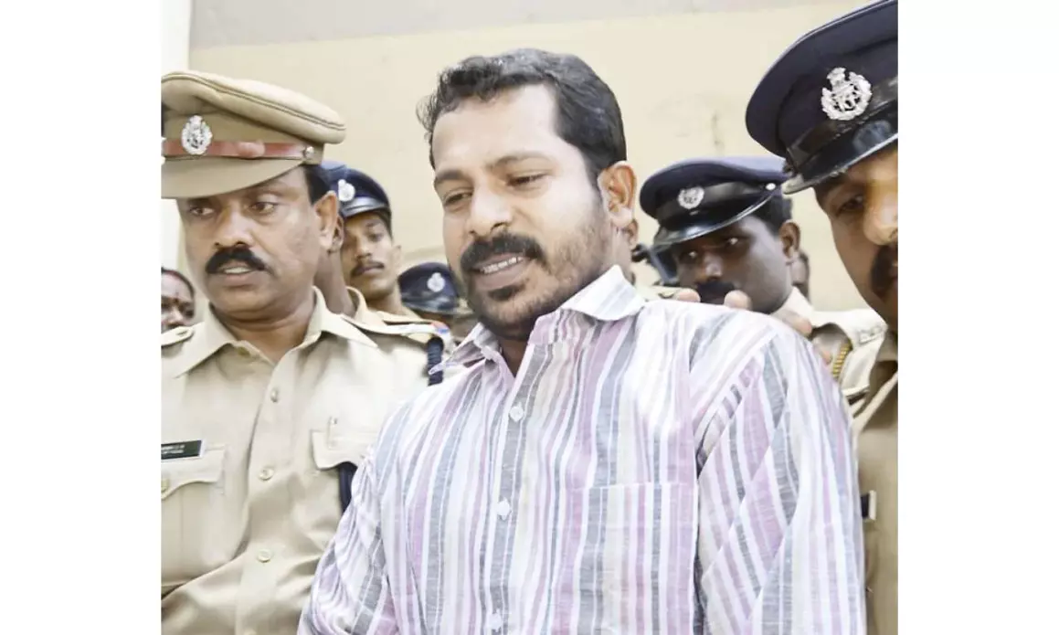 സ്വര്ണക്കടത്ത്, ക്വട്ടേഷന്; കൊടി സുനിയുടേത് ഉള്പ്പെടെയുള്ള കേസുകള് പുനരന്വേഷിക്കുന്നു സ്വര്ണക്കടത്ത്, ക്വട്ടേഷന്; കൊടി സുനിയുടേത് ഉള്പ്പെടെയുള്ള കേസുകള് പുനരന്വേഷിക്കുന്നു