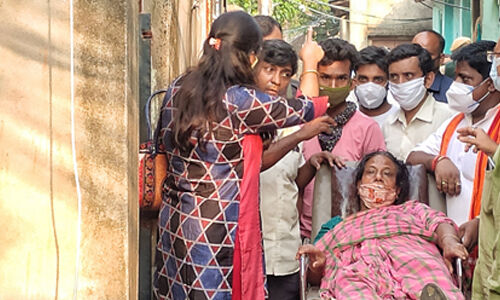 തിരഞ്ഞെടുപ്പിനുശേഷമുണ്ടായ സംഘര്ഷം; ബംഗാളില് മനുഷ്യാവകാശ കമ്മീഷന്റെ മൊഴിയെടുക്കല് തുടങ്ങി തിരഞ്ഞെടുപ്പിനുശേഷമുണ്ടായ സംഘര്ഷം; ബംഗാളില് മനുഷ്യാവകാശ കമ്മീഷന്റെ മൊഴിയെടുക്കല് തുടങ്ങി