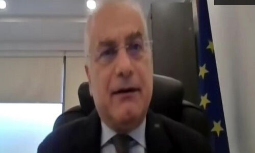 കൊവിഷീല്ഡിന് നിരോധനമേര്പ്പെടുത്തിയിട്ടില്ലെന്ന് യൂറോപ്യന് യൂനിയന് ഇന്ത്യന് അംബാസിഡര് കൊവിഷീല്ഡിന് നിരോധനമേര്പ്പെടുത്തിയിട്ടില്ലെന്ന് യൂറോപ്യന് യൂനിയന് ഇന്ത്യന് അംബാസിഡര്