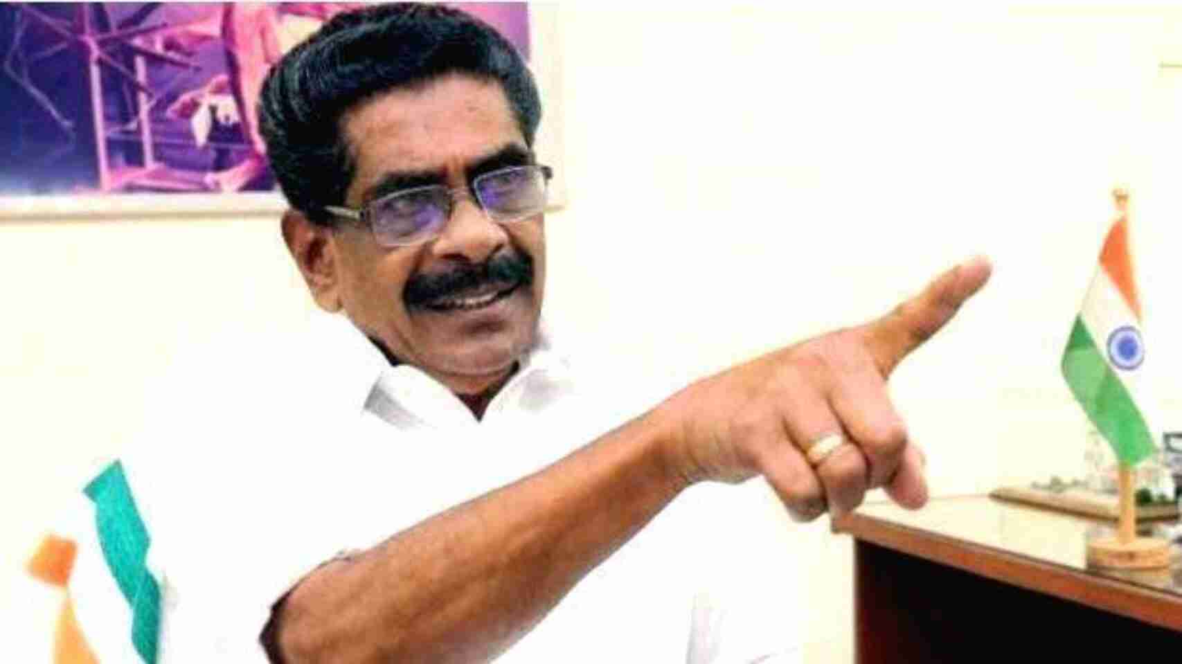 കേരളം ക്രിമിനലുകളുടെ നാടാകുന്നോ?; സിപിഎമ്മിനെതിരെ വിമർശനവുമായി മുല്ലപ്പള്ളി കേരളം ക്രിമിനലുകളുടെ നാടാകുന്നോ?; സിപിഎമ്മിനെതിരെ വിമർശനവുമായി മുല്ലപ്പള്ളി