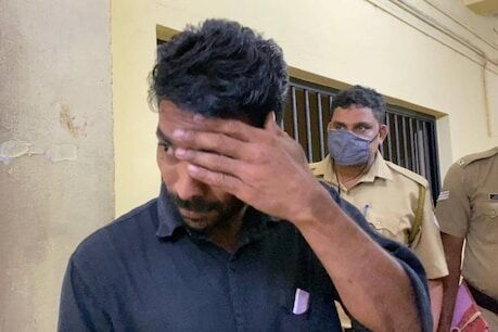 ഭാര്യയെയും മക്കളെയും വീട്ടില് നിന്നും അടിച്ചിറക്കിയ ഭര്ത്താവ് അറസ്റ്റില് ഭാര്യയെയും മക്കളെയും വീട്ടില് നിന്നും അടിച്ചിറക്കിയ ഭര്ത്താവ് അറസ്റ്റില്