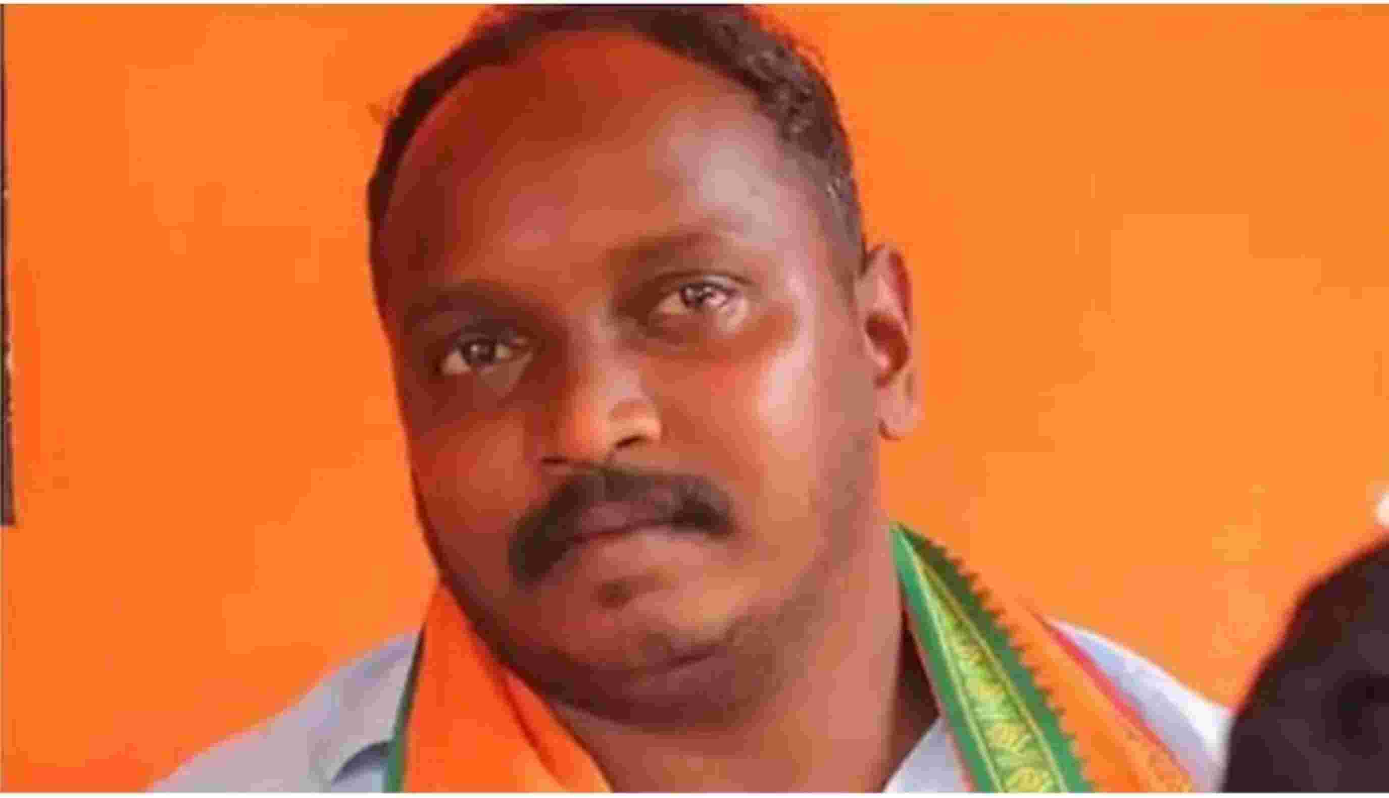 ചാരായ വാറ്റ്; ഒളിവിലായിരുന്ന യുവമോർച്ച ആലപ്പുഴ ജില്ലാ ഉപാധ്യക്ഷൻ അറസ്റ്റിൽ ചാരായ വാറ്റ്; ഒളിവിലായിരുന്ന യുവമോർച്ച ആലപ്പുഴ ജില്ലാ ഉപാധ്യക്ഷൻ അറസ്റ്റിൽ