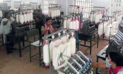 കൊവിഡ്: ഖാദി തൊഴിലാളികള്ക്ക് 1,000 രൂപ ധനസഹായം കൊവിഡ്: ഖാദി തൊഴിലാളികള്ക്ക് 1,000 രൂപ ധനസഹായം