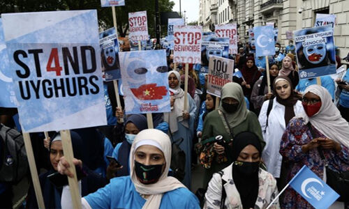 വൈഗൂര് മുസ് ലിംകളെ വംശഹത്യ ചെയ്യുന്നതിനെതിരേ ലണ്ടനിലെ ചൈനീസ് എംബസിക്കു മുമ്പില് മുസ് ലിം സംഘടനകളുടെ നേതൃത്വത്തില് പ്രതിഷേധം വൈഗൂര് മുസ് ലിംകളെ വംശഹത്യ ചെയ്യുന്നതിനെതിരേ ലണ്ടനിലെ ചൈനീസ് എംബസിക്കു മുമ്പില് മുസ് ലിം സംഘടനകളുടെ നേതൃത്വത്തില് പ്രതിഷേധം