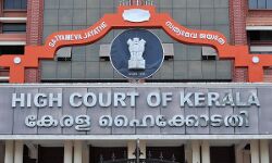 വളര്ത്തു നായയെ തല്ലിക്കൊന്ന സംഭവത്തില് സംസ്ഥാന സര്ക്കാറിന് ഹൈക്കോടതിയുടെ നോട്ടീസ് വളര്ത്തു നായയെ തല്ലിക്കൊന്ന സംഭവത്തില് സംസ്ഥാന സര്ക്കാറിന് ഹൈക്കോടതിയുടെ നോട്ടീസ്