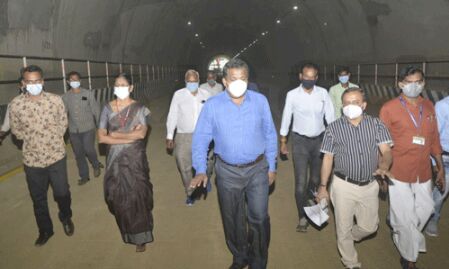 തുറന്ന് കൊടുക്കാനുള്ള നടപടികള് വേഗത്തിലാക്കുന്നു; കലക്ടര് എസ് ഷാനവാസ് കുതിരാന് സന്ദര്ശിച്ചു തുറന്ന് കൊടുക്കാനുള്ള നടപടികള് വേഗത്തിലാക്കുന്നു; കലക്ടര് എസ് ഷാനവാസ് കുതിരാന് സന്ദര്ശിച്ചു