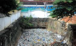 തോടിലെ എക്കല് നീക്കാന് മെഷീന് വാങ്ങും; ആമയിഴഞ്ചാന് തോട് നവീകരണത്തിന് 25 കോടി തോടിലെ എക്കല് നീക്കാന് മെഷീന് വാങ്ങും; ആമയിഴഞ്ചാന് തോട് നവീകരണത്തിന് 25 കോടി