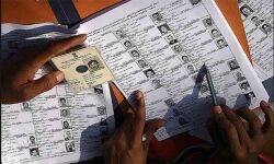 പുറത്ത് വന്നത് ഓഫിസ് ഫോര്‍മാറ്റ്; രാഷ്ട്രീയ പാര്‍ട്ടികള്‍ക്ക് കൈമാറിയ പകര്‍പ്പ് വേറെയെന്നും തിരഞ്ഞെടുപ്പ് കമ്മിഷന്‍ ജീവനക്കാര്‍