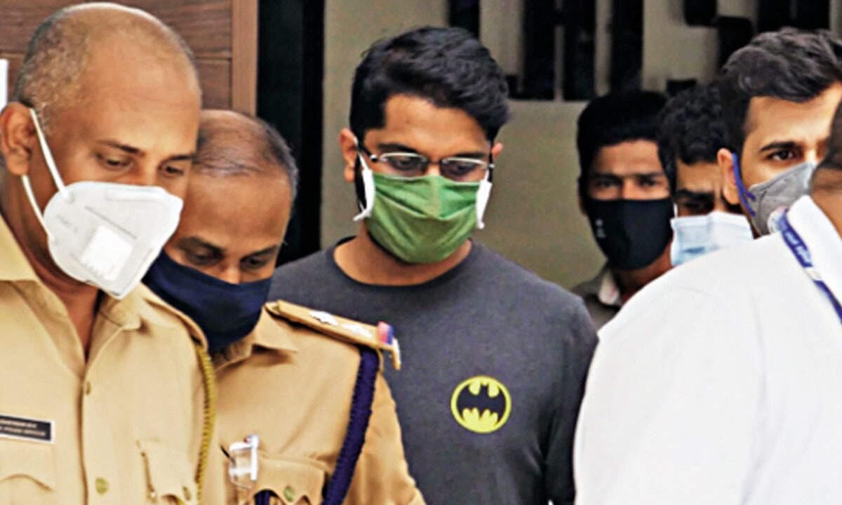 നേതാക്കളുടെ പേര് പറയാന് സമ്മര്ദ്ദവും ഭീഷണിയും; സ്വര്ണക്കടത്ത് കേസിലെ പ്രതി സരിത്ത് നേതാക്കളുടെ പേര് പറയാന് സമ്മര്ദ്ദവും ഭീഷണിയും; സ്വര്ണക്കടത്ത് കേസിലെ പ്രതി സരിത്ത്