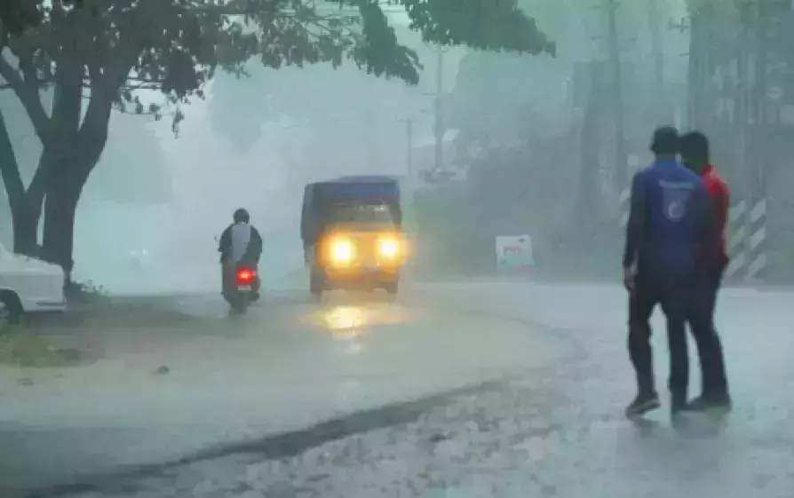 ന്യൂനമര്‍ദ്ദം; മഴ കനക്കുമെന്ന് കാലാവസ്ഥ വകുപ്പ്