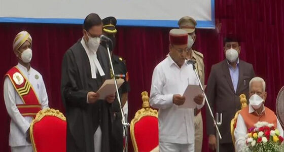 താരാചന്ദ് ഗെലോട്ട് കര്ണാടക ഗവര്ണറായി സ്ഥാനമേറ്റു താരാചന്ദ് ഗെലോട്ട് കര്ണാടക ഗവര്ണറായി സ്ഥാനമേറ്റു