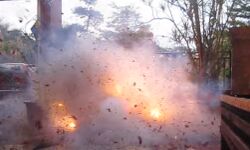 അര്‍ജന്റീനയുടെ വിജയാഹ്ലാദത്തിനിടെ പടക്കം പൊട്ടിച്ചു; രണ്ടുപേര്‍ക്ക് പരിക്ക്