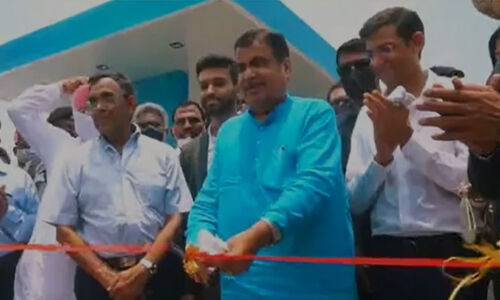 ഇന്ത്യയിലെ ആദ്യത്തെ സ്വകാര്യ എല്എന്ജി ഫെസിലിറ്റി പ്ലാന്റ് നാഗ്പൂരില് പ്രവര്ത്തനമാരംഭിച്ചു ഇന്ത്യയിലെ ആദ്യത്തെ സ്വകാര്യ എല്എന്ജി ഫെസിലിറ്റി പ്ലാന്റ് നാഗ്പൂരില് പ്രവര്ത്തനമാരംഭിച്ചു