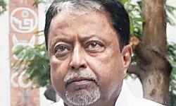 തൃണമൂല്‍ നേതാവ് മുകുള്‍ റോയിയെ ആശുപത്രിയില്‍ പ്രവേശിപ്പിച്ചു