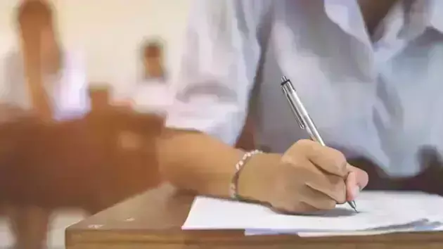 ഹൈക്കോടതി കേസ് നീട്ടിവച്ചു; അടുത്ത ദിവസം നടക്കുന്ന പരീക്ഷ എഴുതാനാകാതെ ബിടെക് ലാറ്ററല്‍ എന്‍ട്രി വിദ്യാര്‍ഥികള്‍
