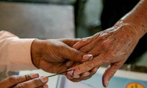 തൃക്കാക്കര ഉപതിരഞ്ഞെടുപ്പ്; ആദ്യ കണക്ക് പ്രകാരം പോളിങ് 68.66 ശതമാനം തൃക്കാക്കര ഉപതിരഞ്ഞെടുപ്പ്; ആദ്യ കണക്ക് പ്രകാരം പോളിങ് 68.66 ശതമാനം