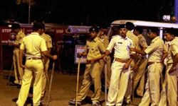 ഗുജറാത്തില് ഭര്ത്താവും ഗ്രാമീണരും ചേര്ന്ന് ആദിവാസി യുവതിയെ നഗ്നയാക്കി നടത്തിച്ച സംഭവം; മുഴുവന് പ്രതികളെയും അറസ്റ്റ് ചെയ്തു ഗുജറാത്തില് ഭര്ത്താവും ഗ്രാമീണരും ചേര്ന്ന് ആദിവാസി യുവതിയെ നഗ്നയാക്കി നടത്തിച്ച സംഭവം; മുഴുവന് പ്രതികളെയും അറസ്റ്റ് ചെയ്തു