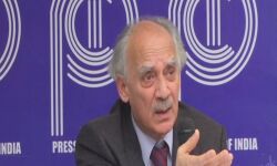 രാജ്യദ്രോഹ നിയമത്തിനെതിരേ അരുണ് ഷൂരിയും സുപ്രികോടതിയില് രാജ്യദ്രോഹ നിയമത്തിനെതിരേ അരുണ് ഷൂരിയും സുപ്രികോടതിയില്