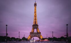 കൊവിഡ് കാരണം അടച്ചിട്ട ഈഫല്‍ ടവര്‍ തുറന്നു