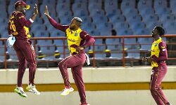 ഓസിസിനെ തകര്‍ത്തെറിഞ്ഞ് വെസ്റ്റ്ഇന്‍ഡീസിന് ട്വന്റി പരമ്പര