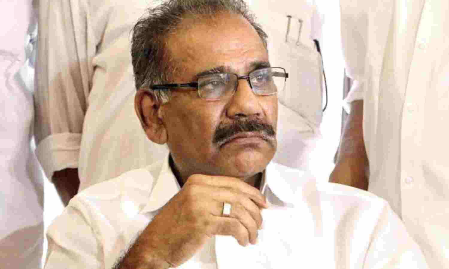 പീഡന പരാതി ഒത്തുതീര്പ്പാക്കാന് ശ്രമിച്ചെന്ന് ആരോപണം: രാജിവയ്ക്കില്ലെന്ന് മന്ത്രി എ കെ ശശീന്ദ്രന് പീഡന പരാതി ഒത്തുതീര്പ്പാക്കാന് ശ്രമിച്ചെന്ന് ആരോപണം: രാജിവയ്ക്കില്ലെന്ന് മന്ത്രി എ കെ ശശീന്ദ്രന്