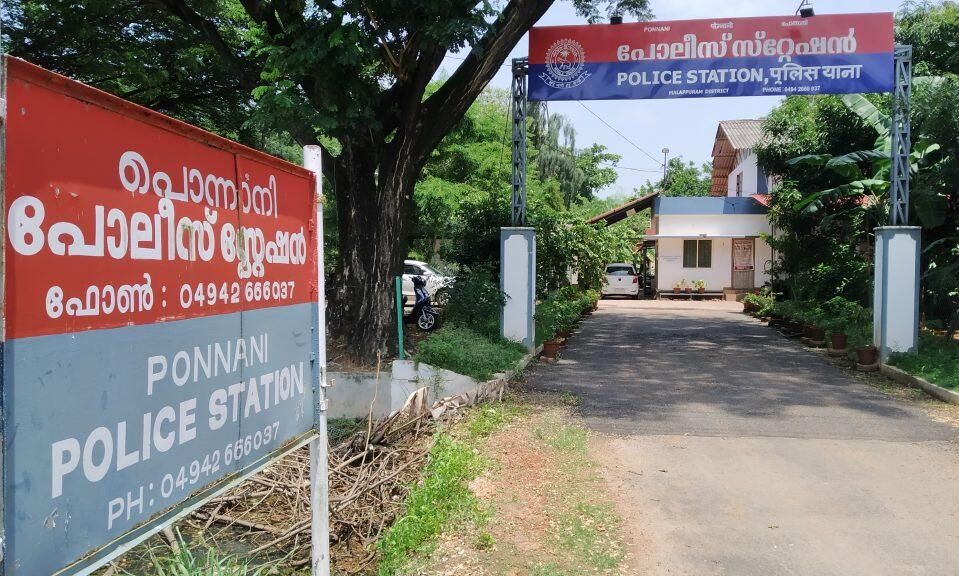 വ്യാജ ബോംബ് ഭീഷണി; ബംഗാള് സ്വദേശി തബാല് മണ്ഡല് അറസ്റ്റില് വ്യാജ ബോംബ് ഭീഷണി; ബംഗാള് സ്വദേശി തബാല് മണ്ഡല് അറസ്റ്റില്