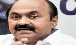 എ കെ ശശീന്ദ്രനെ മന്ത്രിസഭയില് നിന്ന് പുറത്താക്കണം; നിലപാട് കടുപ്പിച്ച് പ്രതിപക്ഷ നേതാവ് എ കെ ശശീന്ദ്രനെ മന്ത്രിസഭയില് നിന്ന് പുറത്താക്കണം; നിലപാട് കടുപ്പിച്ച് പ്രതിപക്ഷ നേതാവ്