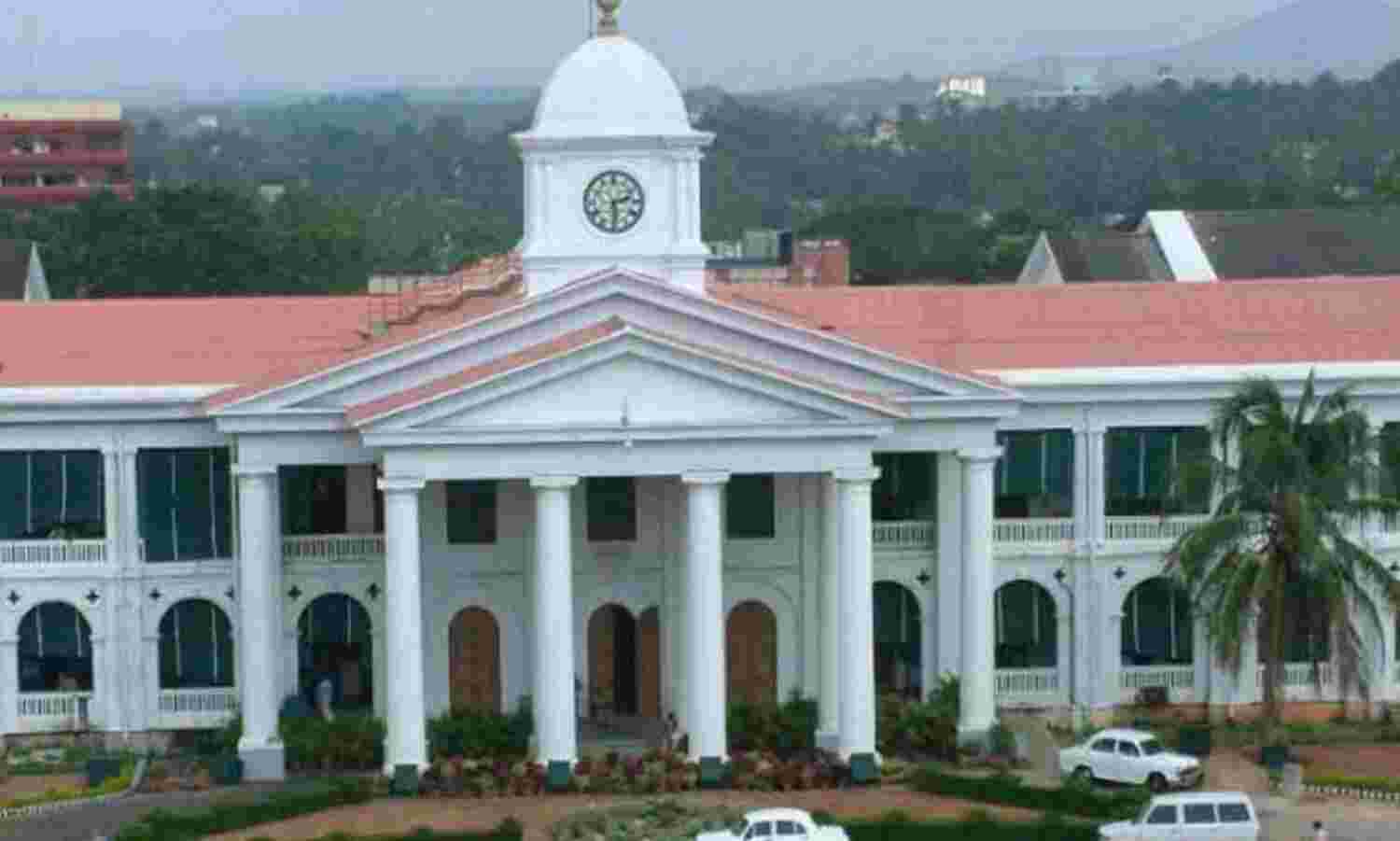ഗുഡ് സര്വീസ് എന്ട്രി റദ്ദാക്കല്; ഒ ജി ശാലിനി മന്ത്രിക്ക് നിവേദനം നല്കി ഗുഡ് സര്വീസ് എന്ട്രി റദ്ദാക്കല്; ഒ ജി ശാലിനി മന്ത്രിക്ക് നിവേദനം നല്കി