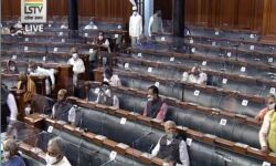 ലോക്സഭയില് പ്രതിപക്ഷബഹളം: സഭ നാല് മണി വരെ പിരിഞ്ഞു ലോക്സഭയില് പ്രതിപക്ഷബഹളം: സഭ നാല് മണി വരെ പിരിഞ്ഞു