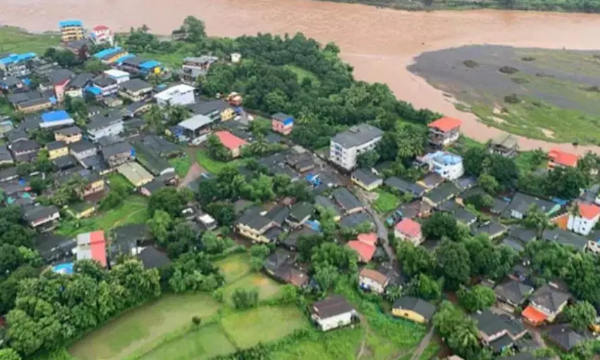 മഹാരാഷ്ട്രയില്‍ ദുരിതപ്പെയ്ത്ത്; മണ്ണിടിച്ചിലില്‍ 36 മരണം, രക്ഷാ പ്രവര്‍ത്തനത്തിന് ഹെലികോപ്റ്റര്‍