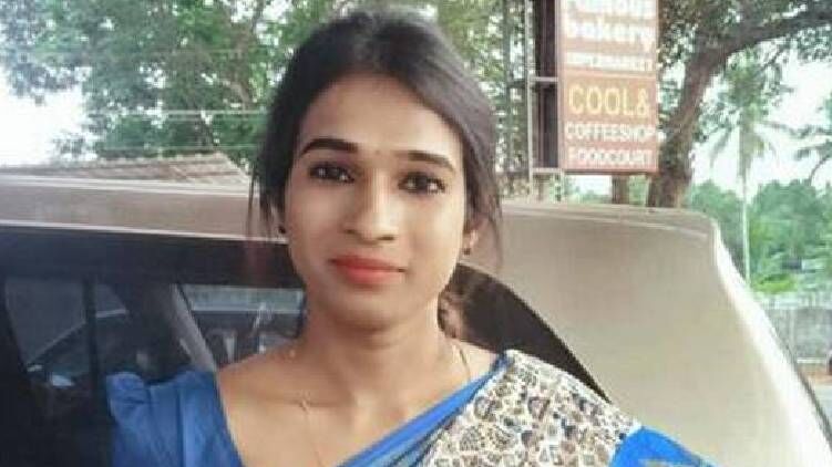 അനന്യയുടെ സര്ജ്ജറിയുടെ മുറിവ് ഒരു വര്ഷമായിട്ടും ഉണങ്ങിയിട്ടില്ലെന്ന് പോസ്റ്റ്മോര്ട്ടം റിപോര്ട്ട് അനന്യയുടെ സര്ജ്ജറിയുടെ മുറിവ് ഒരു വര്ഷമായിട്ടും ഉണങ്ങിയിട്ടില്ലെന്ന് പോസ്റ്റ്മോര്ട്ടം റിപോര്ട്ട്