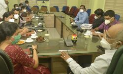 തൃശൂര്‍ ജില്ലയിലെ കൊവിഡ് വ്യാപനം;  ചീഫ് സെക്രട്ടറിയുടെ നേതൃത്വത്തില്‍ അവലോകന യോഗം ചേര്‍ന്നു