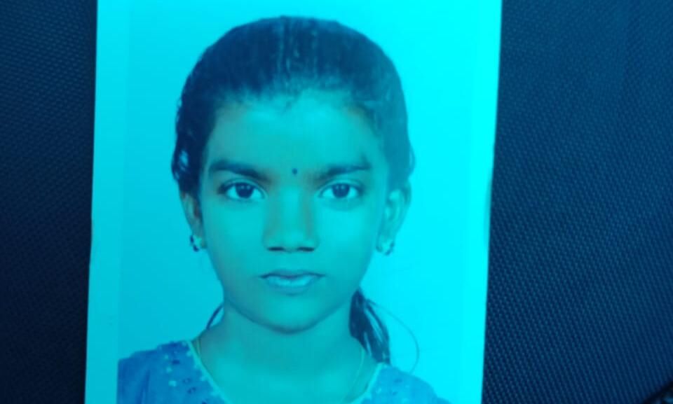 ഒമ്പതാം ക്ലാസ് വിദ്യാര്ഥിനിയെ തൂങ്ങി മരിച്ച നിലയില് കണ്ടെത്തി ഒമ്പതാം ക്ലാസ് വിദ്യാര്ഥിനിയെ തൂങ്ങി മരിച്ച നിലയില് കണ്ടെത്തി
